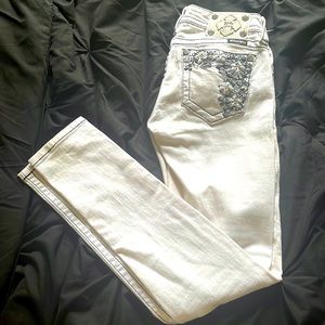 Miss Me white, skinny, low waist jeans